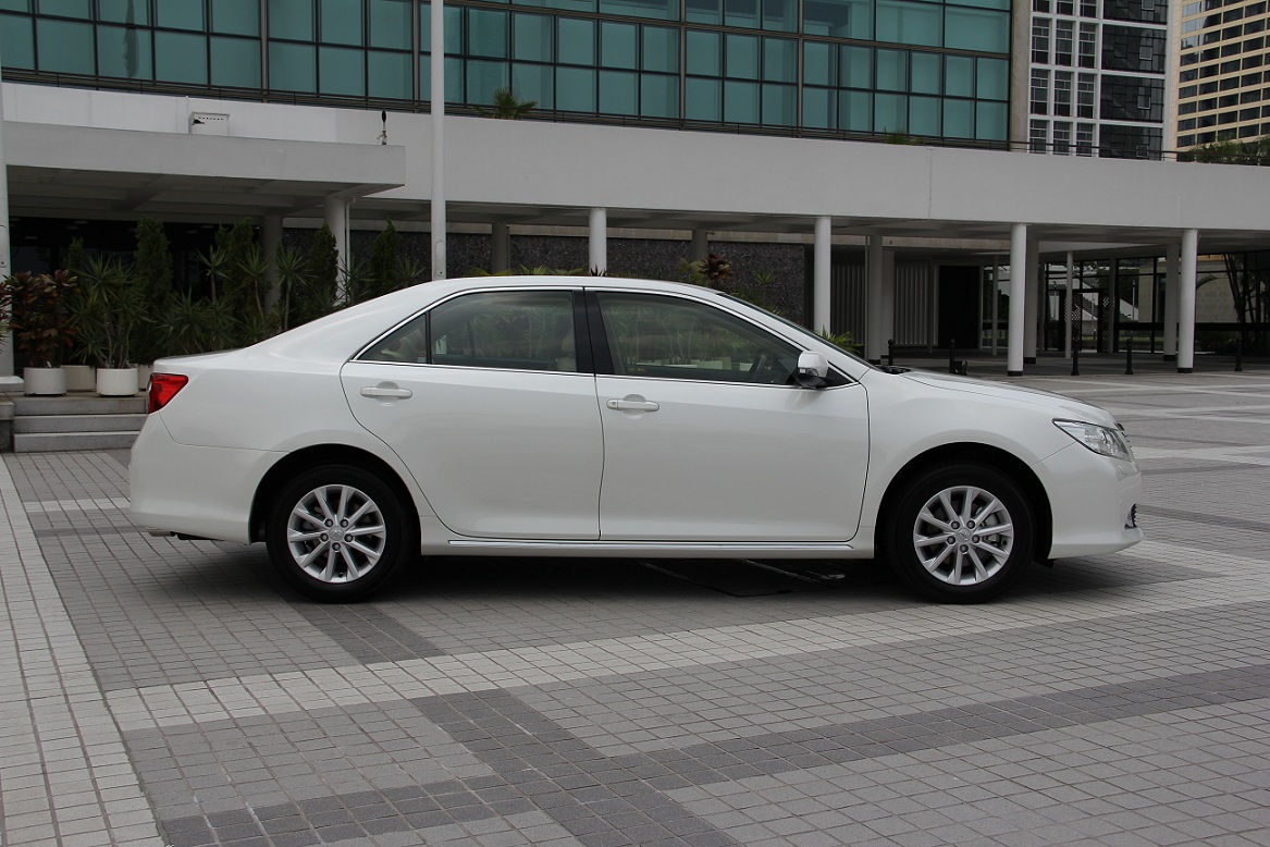 Toyota Camry White