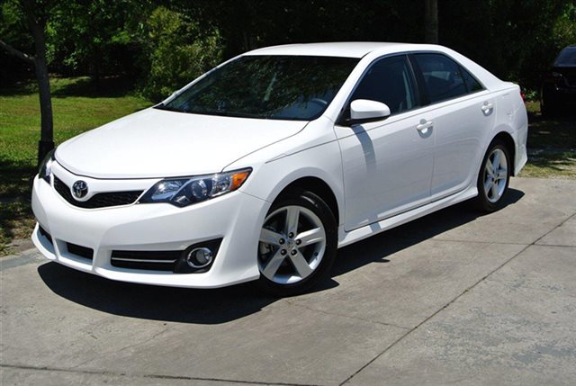 Toyota Camry White