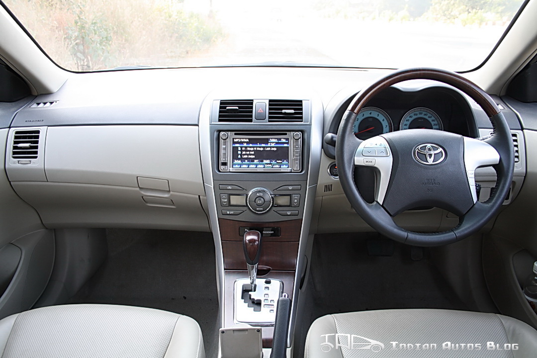 Toyota Corolla Altis 2016