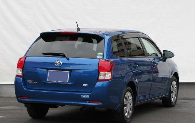 Toyota Corolla Fielder 2010