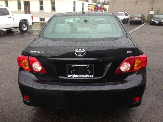 Toyota Corolla Le 2010