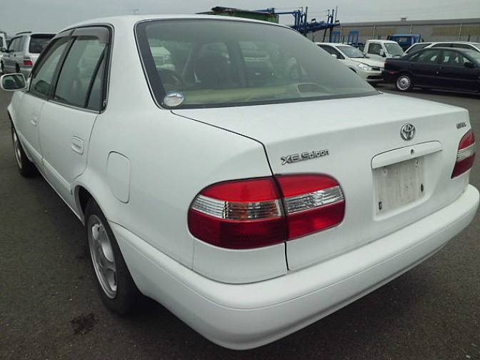 Toyota Corolla Saloon