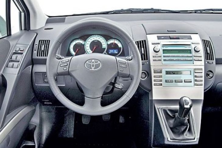 Toyota Corolla Verso 2.2 D-4d