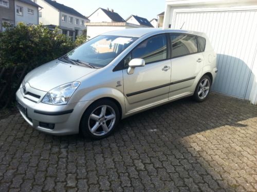 Toyota Corolla Verso 2005