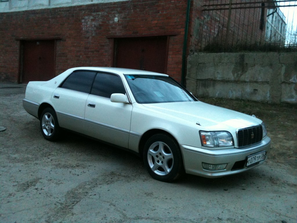 Toyota Crown 2.5