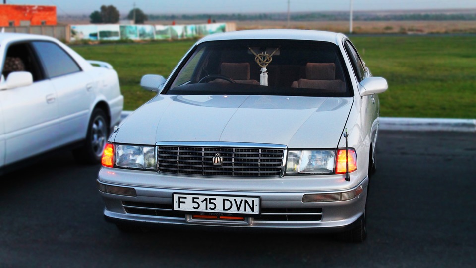 Toyota Crown 2.5