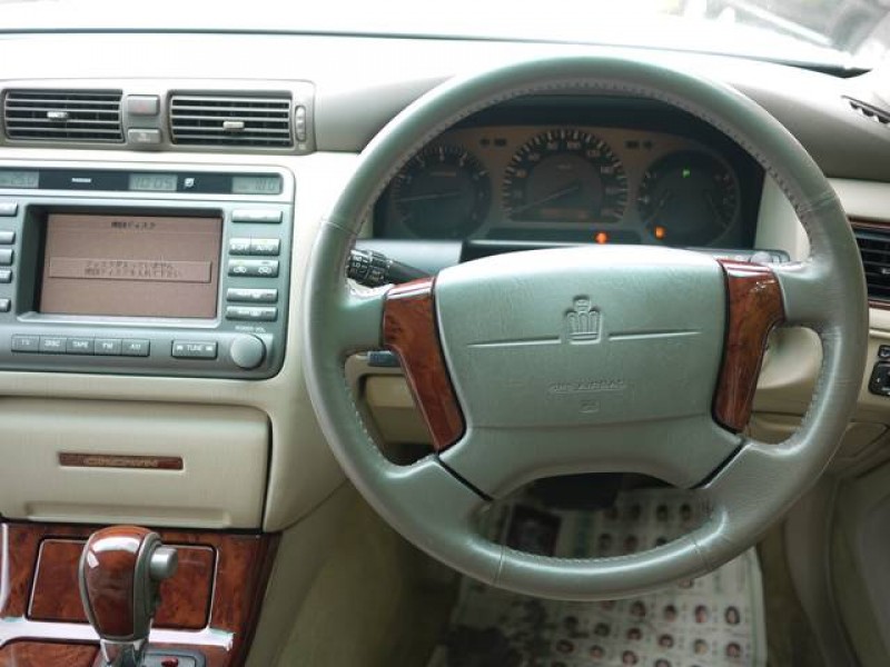 Toyota Crown 2000