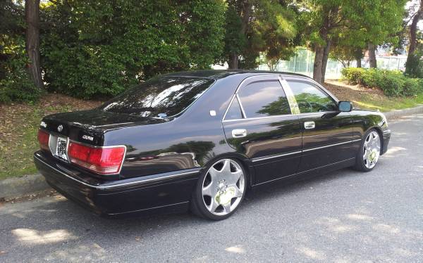 Toyota Crown 2000