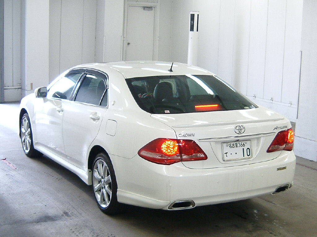 Toyota Crown 2010