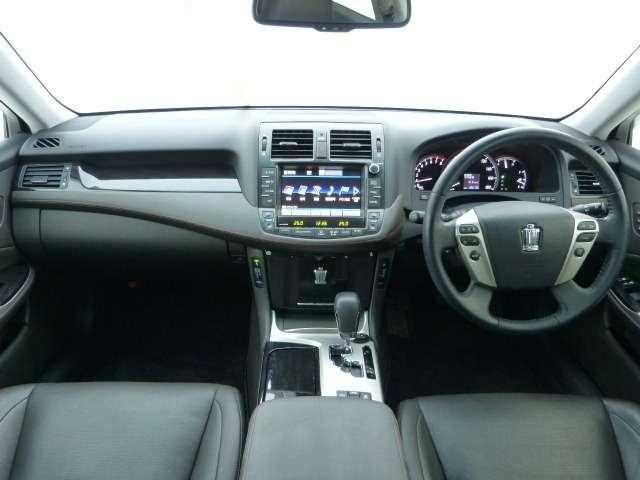 Toyota Crown 2011