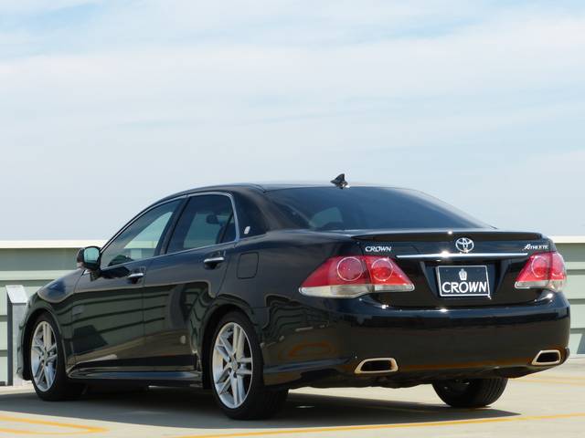 Toyota Crown 2011