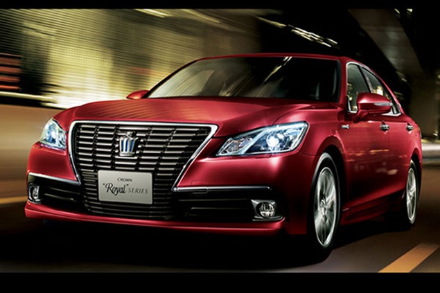 Toyota Crown 2013
