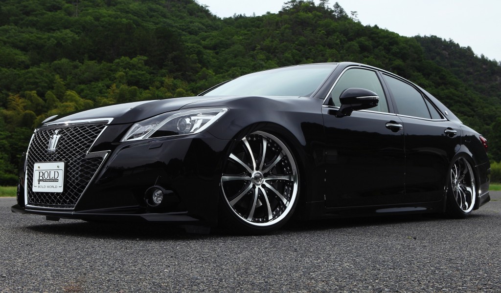 Toyota Crown 2013