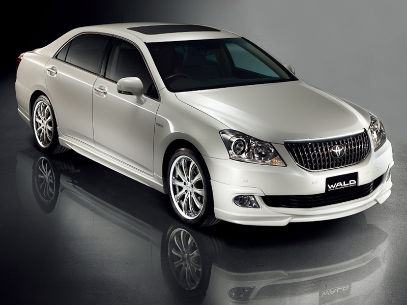 Toyota Crown 2014
