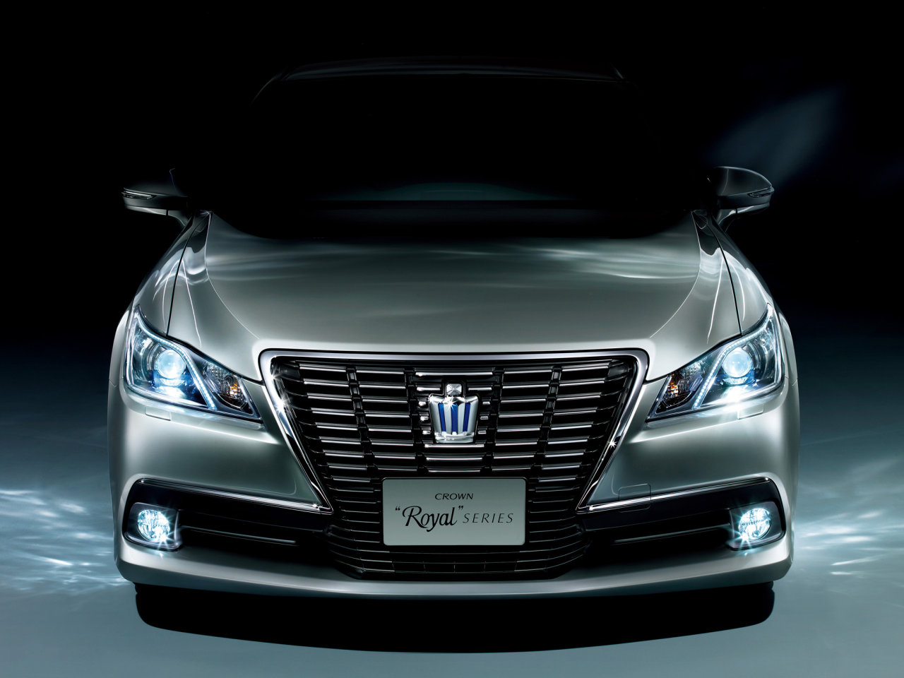 Toyota Crown 2016
