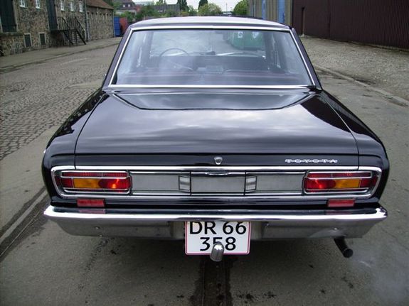 Toyota Crown 2300