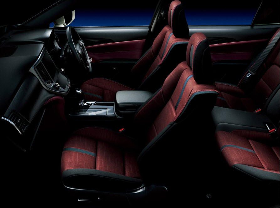 Toyota Crown Athlete 2013