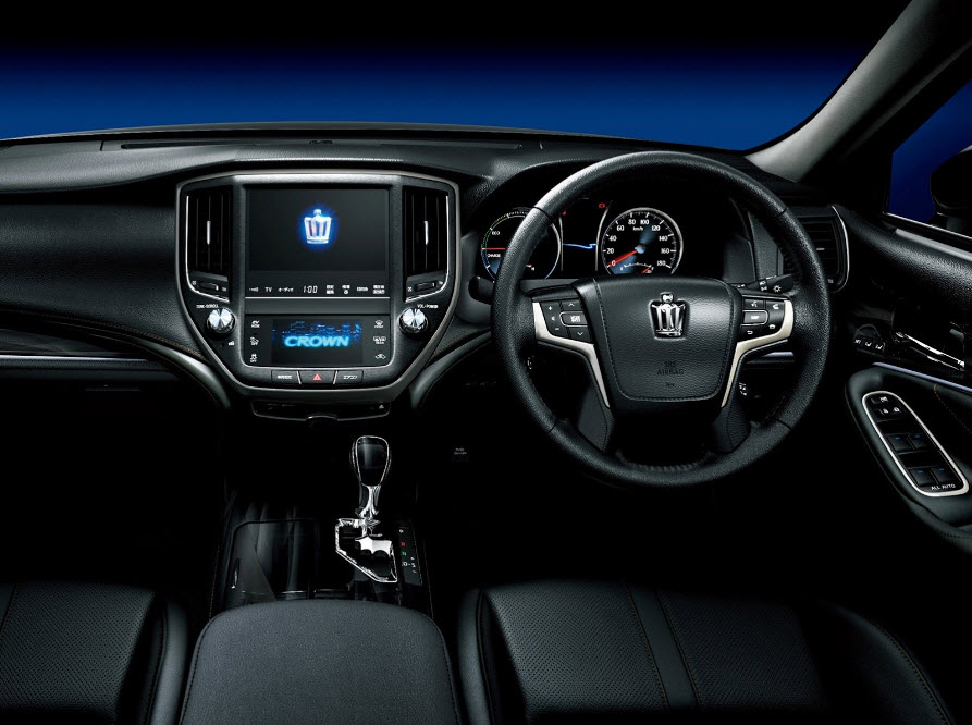 Toyota Crown Athlete 2013