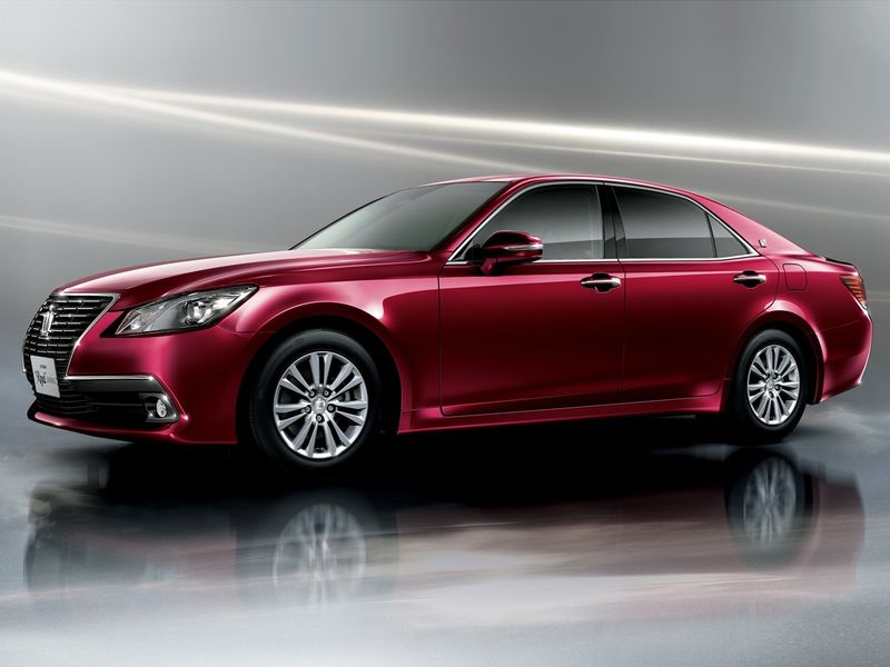 Toyota Crown Athlete 2013