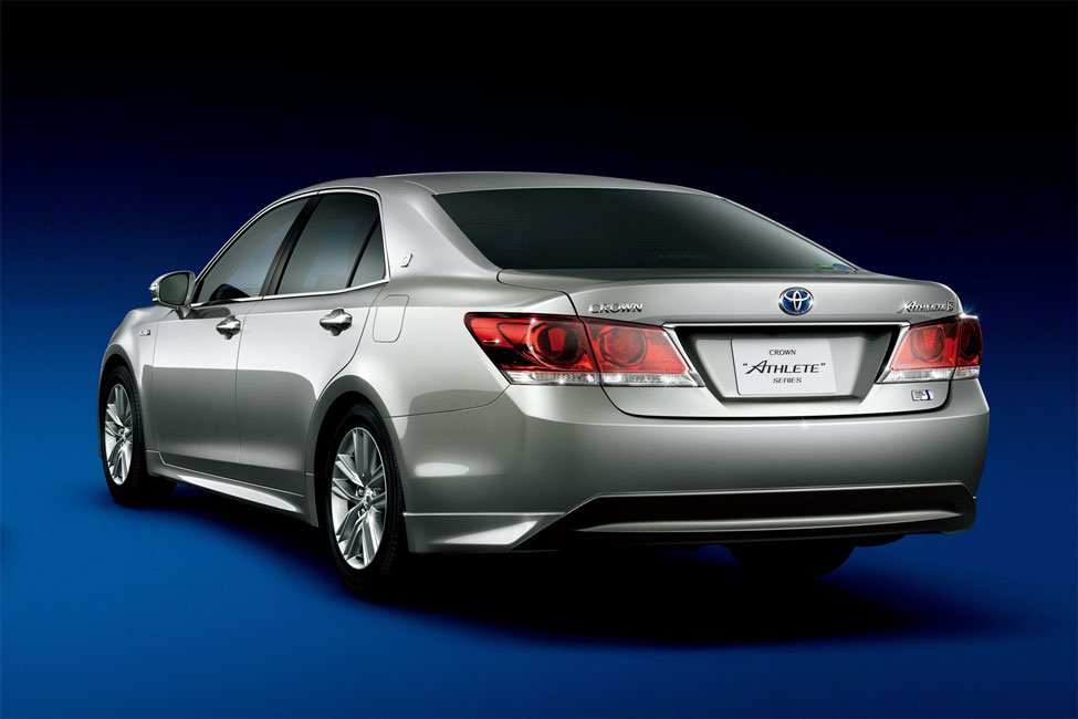 Toyota Crown Athlete 2013