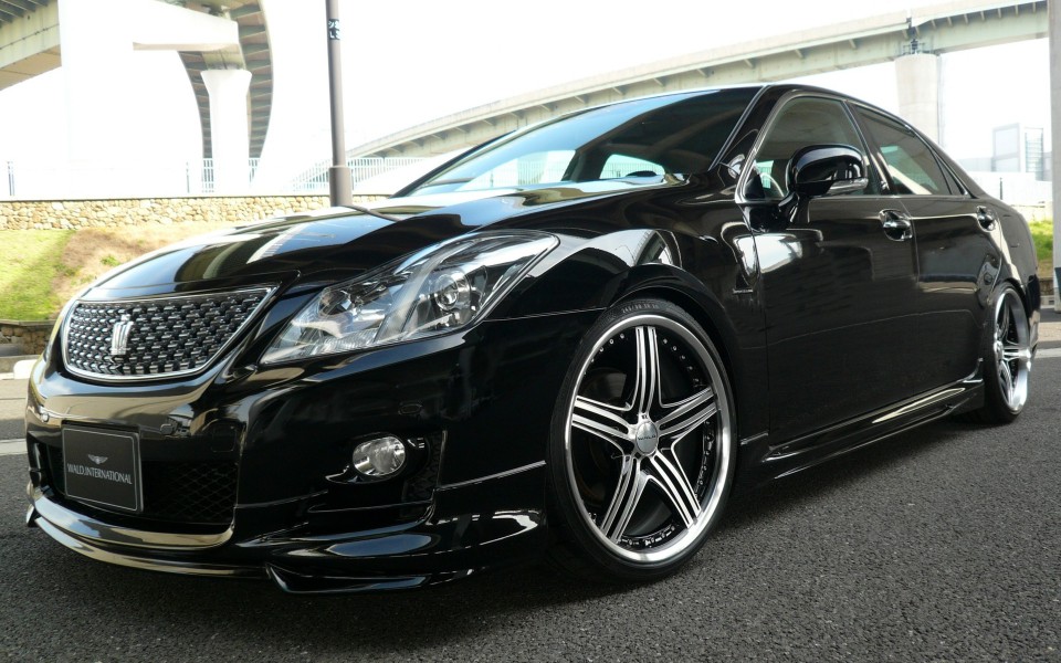 Toyota Crown Athlete