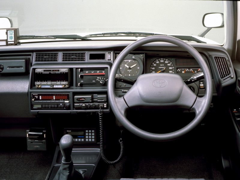 Toyota Crown Comfort