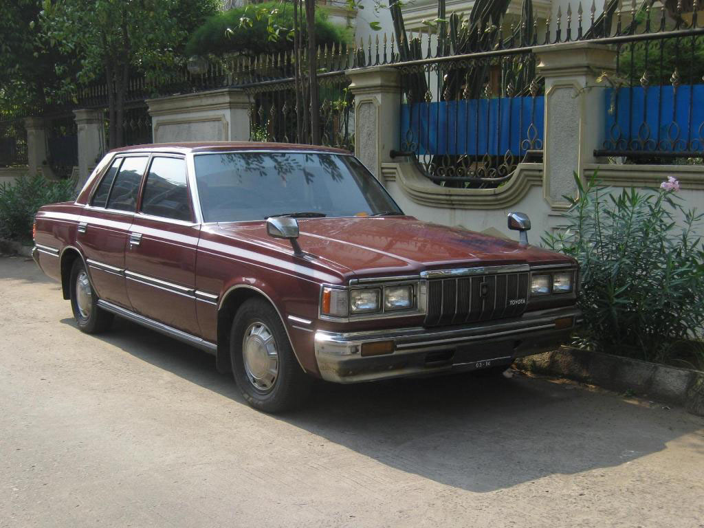 Toyota Crown Deluxe