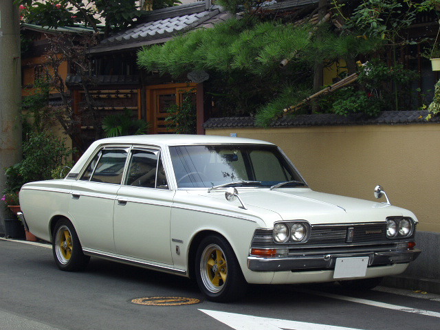 Toyota Crown Deluxe