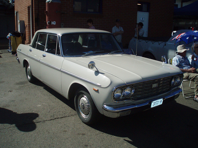 Toyota Crown Deluxe