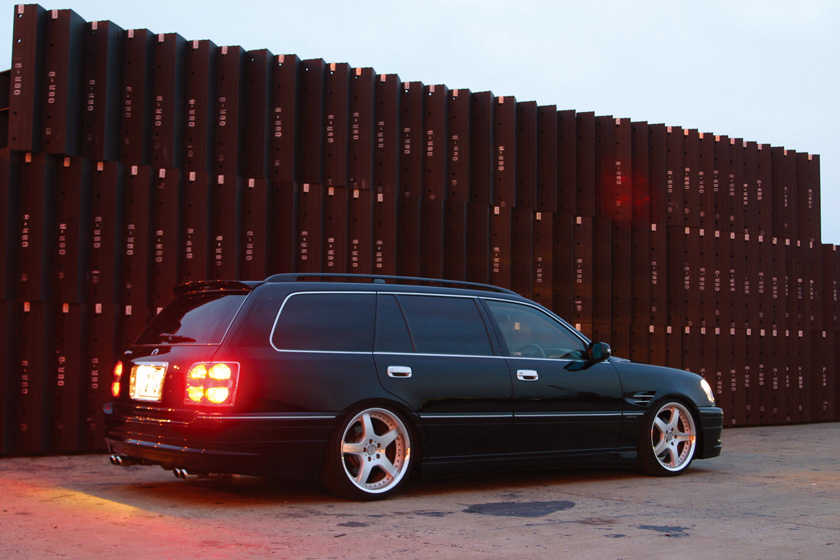 Toyota Crown Estate