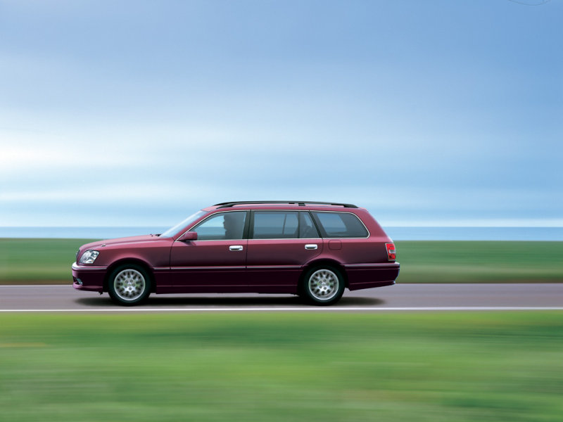 Toyota Crown Estate