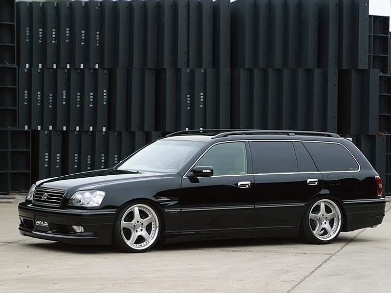 Toyota Crown Estate
