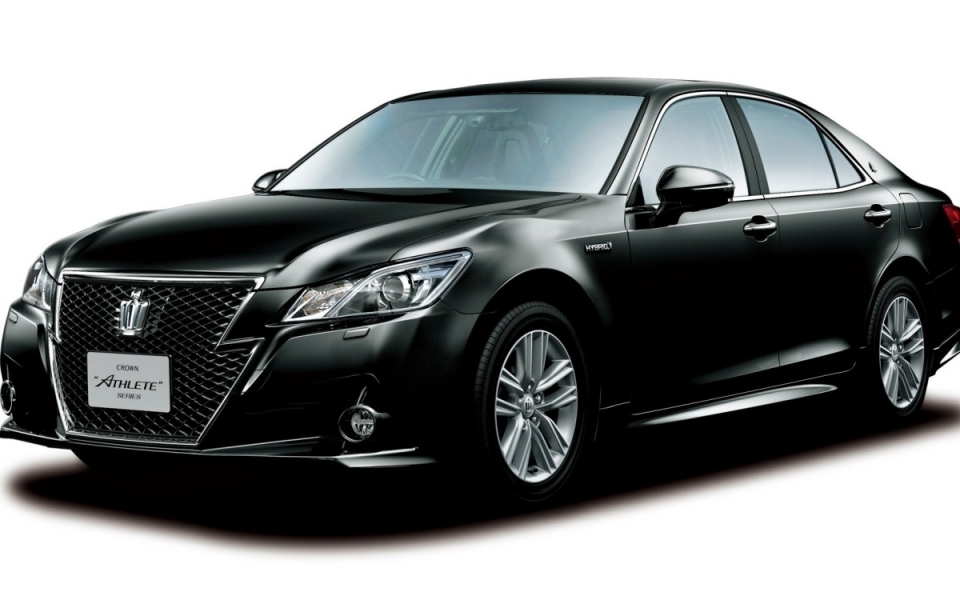 Toyota Crown Hybrid 2013