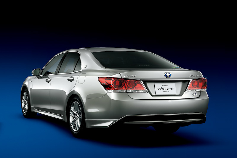 Toyota Crown Hybrid 2013