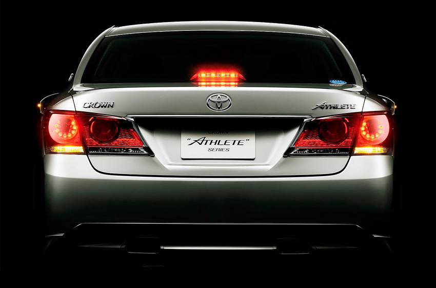 Toyota Crown Hybrid 2013