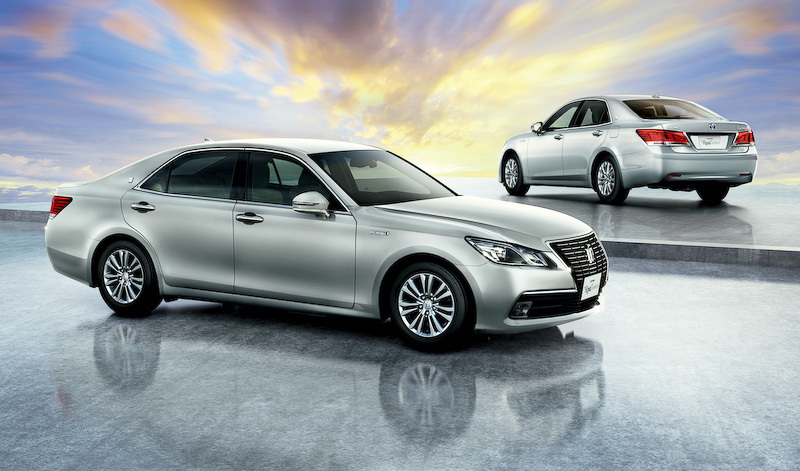 Toyota Crown Hybrid 2014