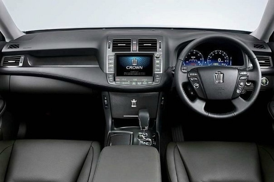 Toyota Crown Hybrid
