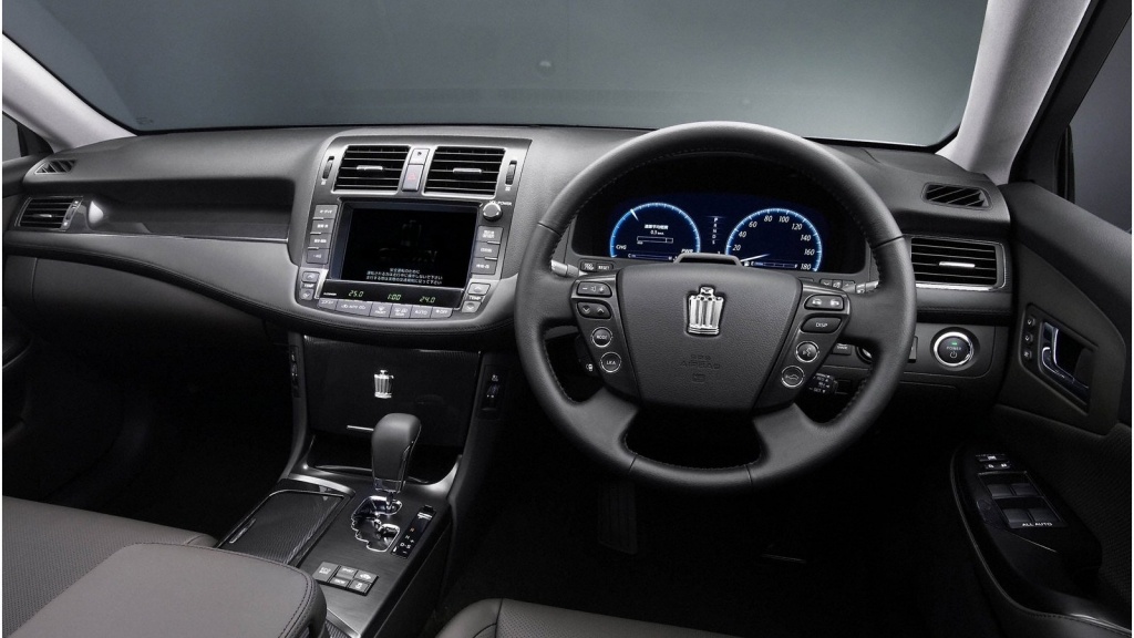 Toyota Crown Hybrid