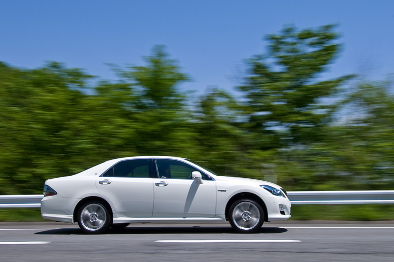 Toyota Crown Hybrid