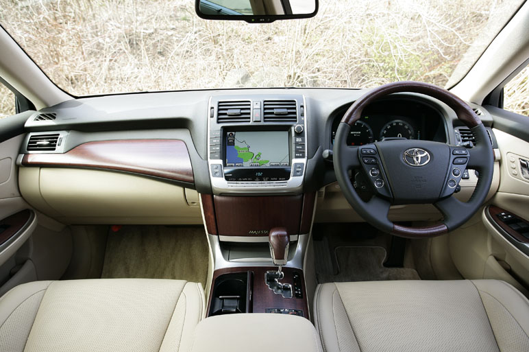 Toyota Crown Majestic