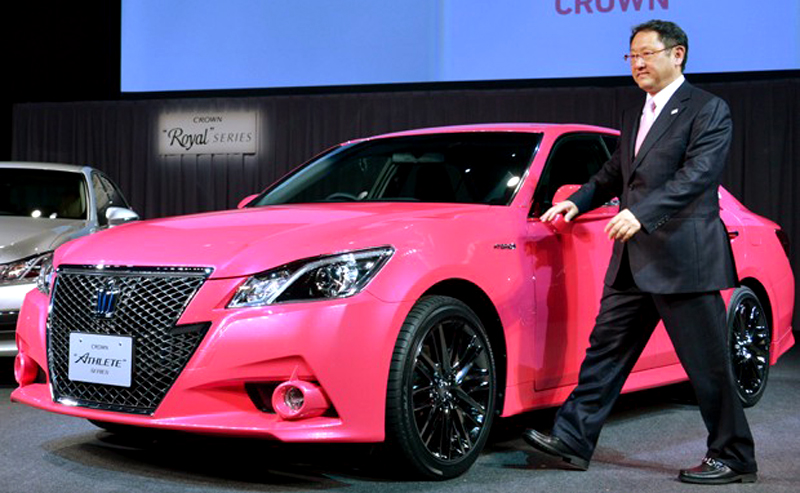 Toyota Crown Pink