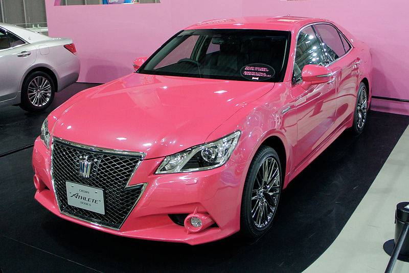 Toyota Crown Pink