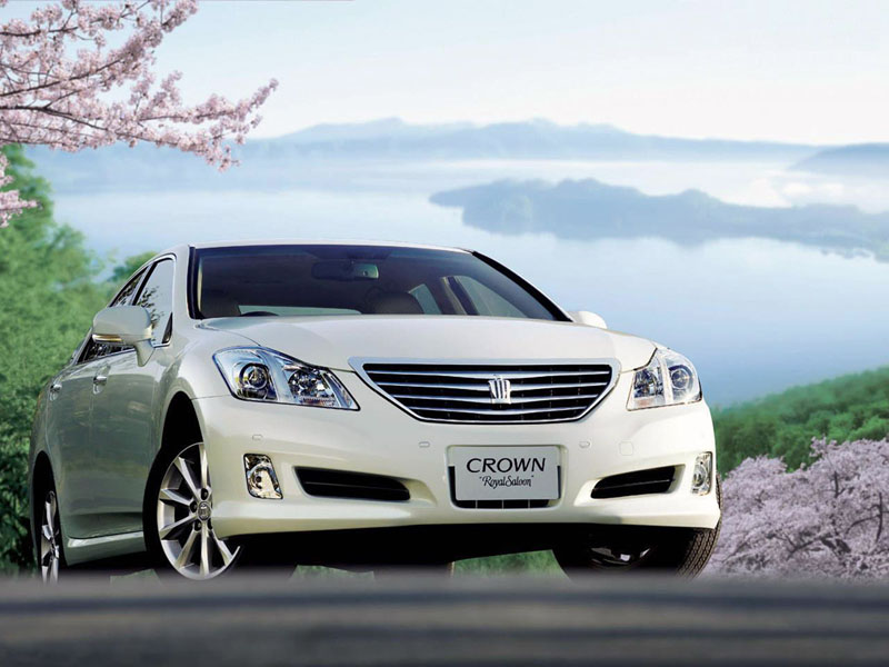 Toyota Crown Royal Salon