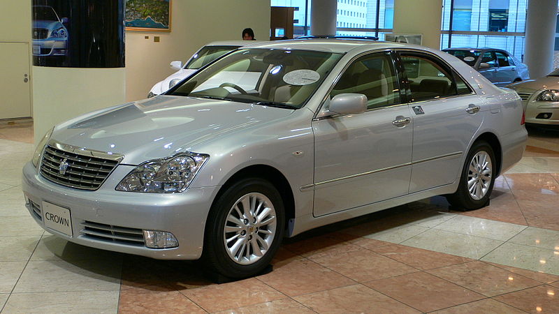 Toyota Crown Royal Salon
