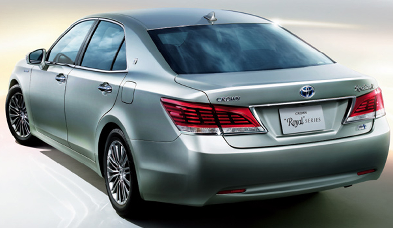 Toyota Crown Royal Salon