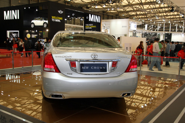 Toyota Crown Royal Saloon 2005