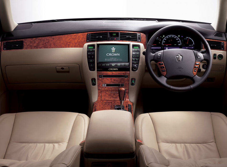 Toyota Crown Royal Saloon 2005