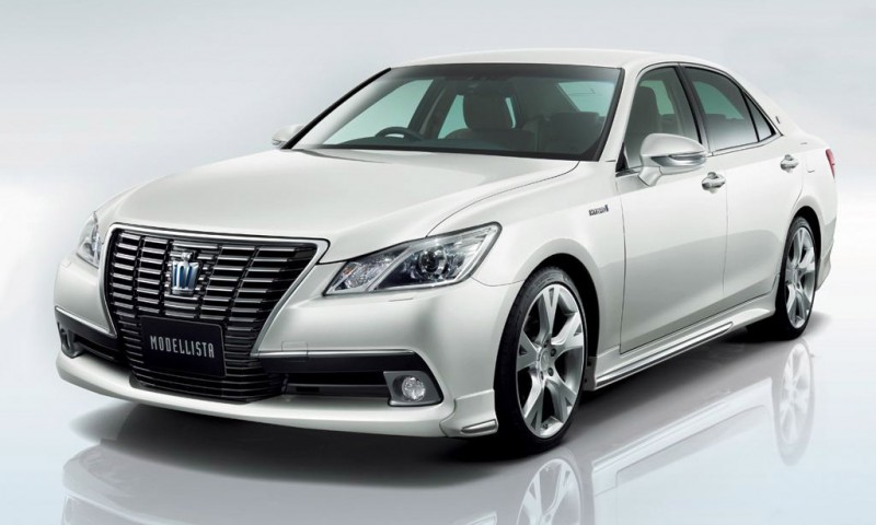 Toyota Crown Royal Saloon 2013