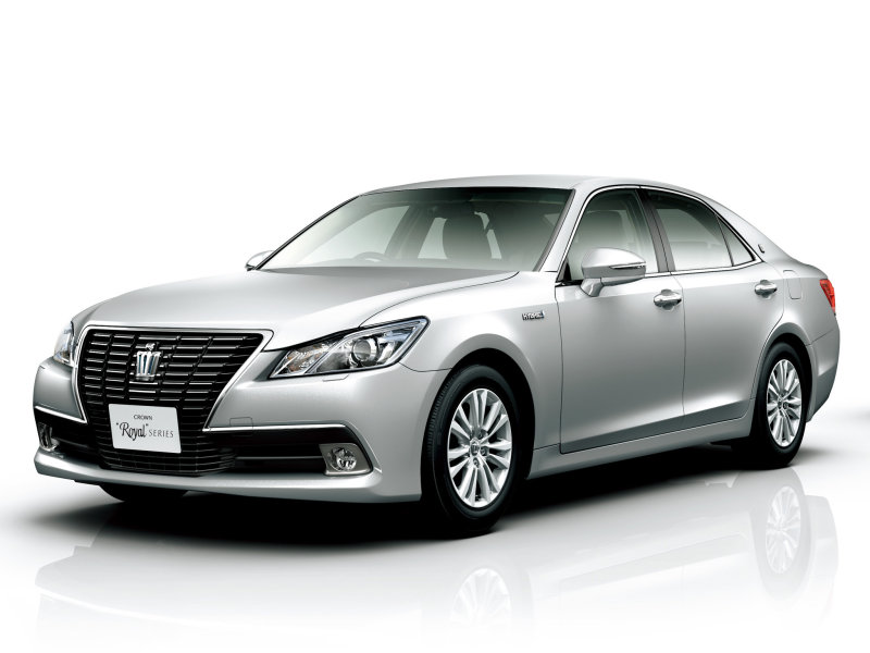 Toyota Crown Royal Saloon 2013