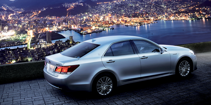 Toyota Crown Royal Saloon 2014